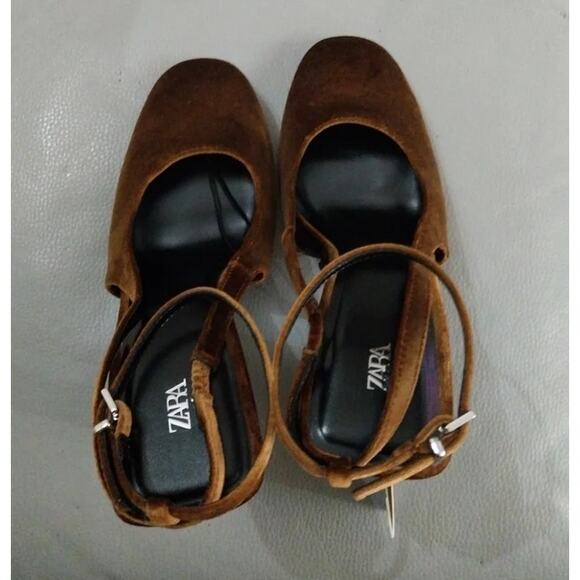 ZARA Rounded Toe Velvet Heels – Ocher – Size 8 – NWT - Picture 5 of 14